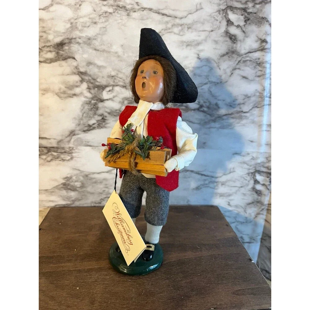 Byers Choice Colonial Williamsburg Caroler Boy Bundle Of Wood Firewood 2002